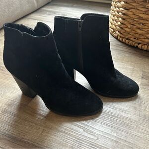 Le Chateau - Ankle boots - Size 10 - Black faux suede